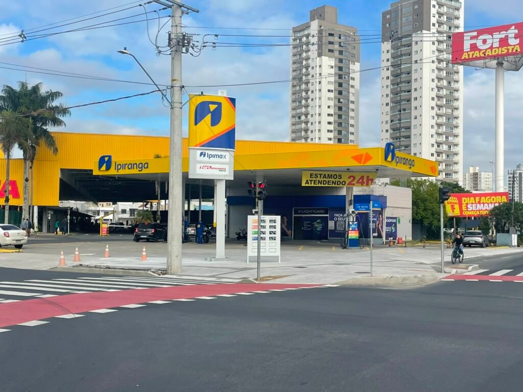 Grupo Pereira inaugura primeiro Fort Atacadista Posto em Santa Catarina, em Itajaí 2 Grupo Pereira inaugura o primeiro Posto Fort Atacadista em SC em Itajai 3